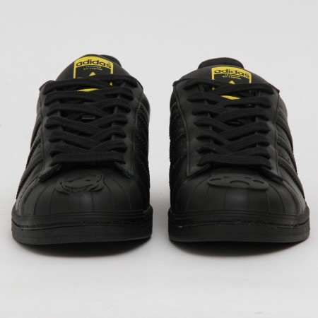superstar total black